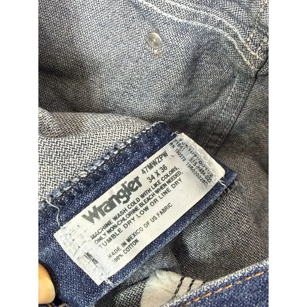 Wrangler 47MWZ Regular Fit Jeans. Size 34x36. In excellent used condition!